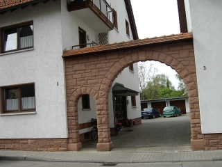 Kreuzstr.2